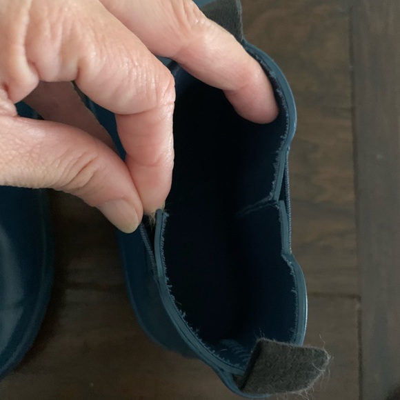 Blue Hunter ankle rain boots size 5 girl, 4 boy— more like 2-3 - Picture 9 of 13